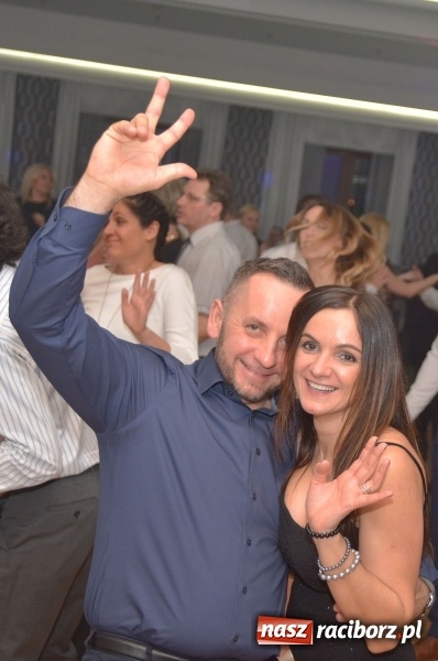 Zdjęcie w galerii na portalu naszraciborz.pl: Twork&oacute;w żegnał karnawał na zabawie szkolnej wiadomości z regionu