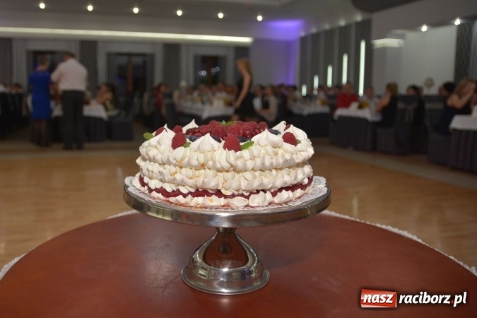 Zdjęcie w galerii na portalu naszraciborz.pl: Twork&oacute;w żegnał karnawał na zabawie szkolnej wiadomości z regionu