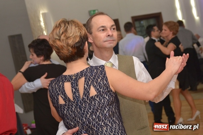 Zdjęcie w galerii na portalu naszraciborz.pl: Twork&oacute;w żegnał karnawał na zabawie szkolnej wiadomości z regionu