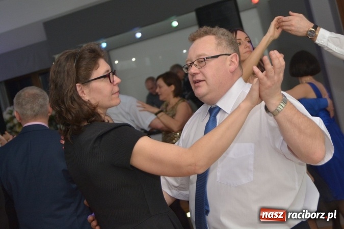 Zdjęcie w galerii na portalu naszraciborz.pl: Twork&oacute;w żegnał karnawał na zabawie szkolnej wiadomości z regionu