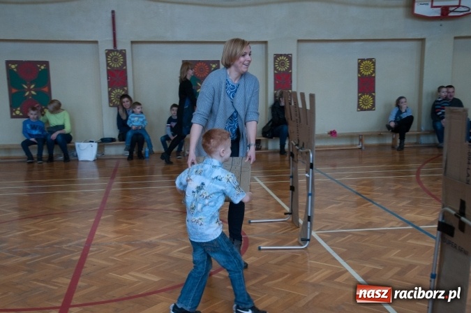 Zdjęcie w galerii na portalu naszraciborz.pl: Książęta Raciborscy? Od lat patronują raciborskiej szkole! Dni otwarte w SP18 wiadomości z regionu