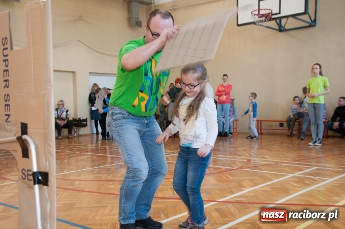 Zdjęcie w galerii na portalu naszraciborz.pl: Książęta Raciborscy? Od lat patronują raciborskiej szkole! Dni otwarte w SP18 wiadomości z regionu