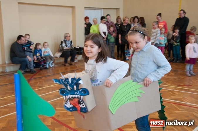 Zdjęcie w galerii na portalu naszraciborz.pl: Książęta Raciborscy? Od lat patronują raciborskiej szkole! Dni otwarte w SP18 wiadomości z regionu