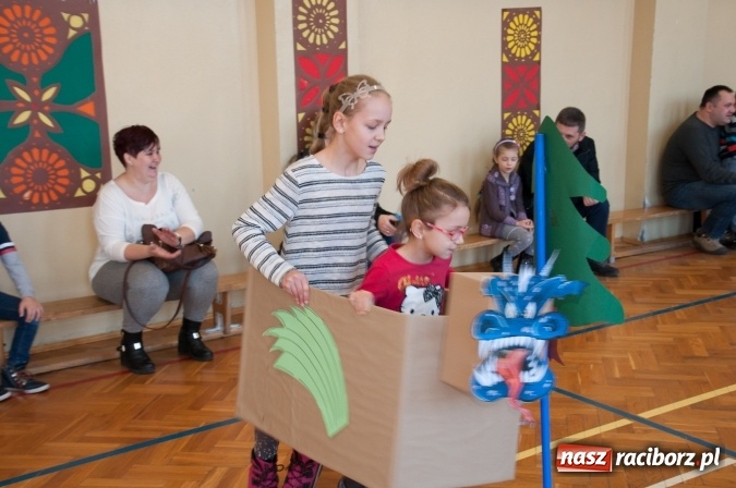 Zdjęcie w galerii na portalu naszraciborz.pl: Książęta Raciborscy? Od lat patronują raciborskiej szkole! Dni otwarte w SP18 wiadomości z regionu