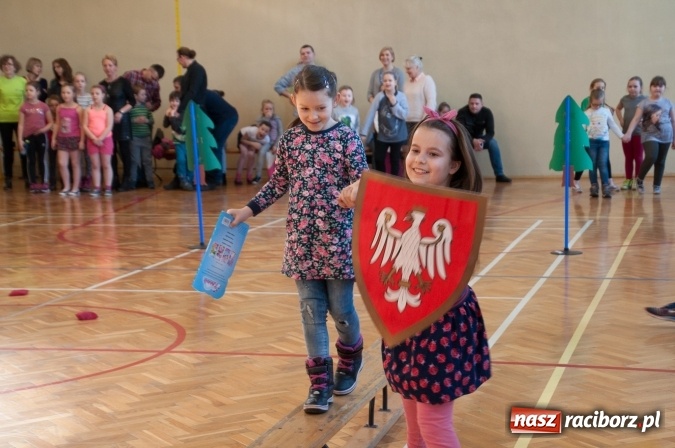 Zdjęcie w galerii na portalu naszraciborz.pl: Książęta Raciborscy? Od lat patronują raciborskiej szkole! Dni otwarte w SP18 wiadomości z regionu