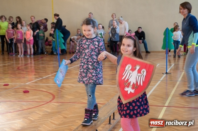 Zdjęcie w galerii na portalu naszraciborz.pl: Książęta Raciborscy? Od lat patronują raciborskiej szkole! Dni otwarte w SP18 wiadomości z regionu