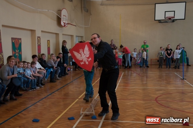Zdjęcie w galerii na portalu naszraciborz.pl: Książęta Raciborscy? Od lat patronują raciborskiej szkole! Dni otwarte w SP18 wiadomości z regionu