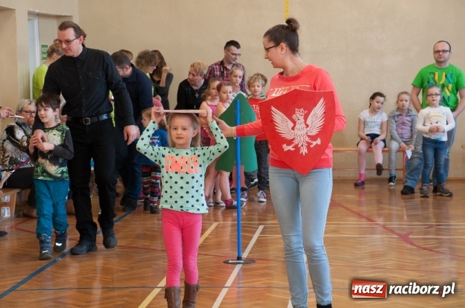 Zdjęcie w galerii na portalu naszraciborz.pl: Książęta Raciborscy? Od lat patronują raciborskiej szkole! Dni otwarte w SP18 wiadomości z regionu