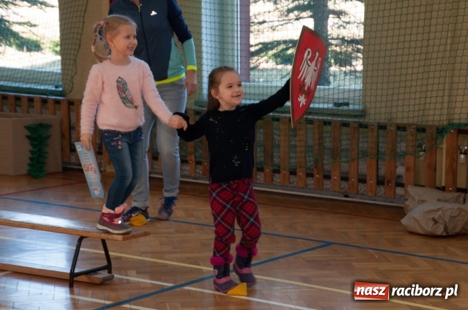 Zdjęcie w galerii na portalu naszraciborz.pl: Książęta Raciborscy? Od lat patronują raciborskiej szkole! Dni otwarte w SP18 wiadomości z regionu
