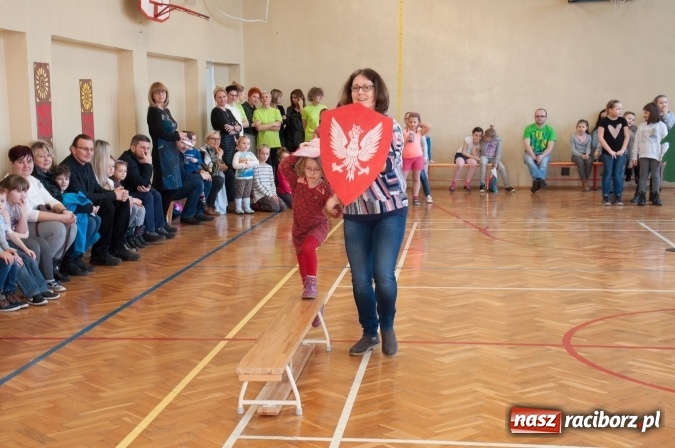 Zdjęcie w galerii na portalu naszraciborz.pl: Książęta Raciborscy? Od lat patronują raciborskiej szkole! Dni otwarte w SP18 wiadomości z regionu