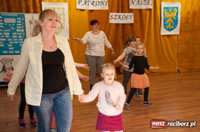 Zdjęcie w galerii na portalu naszraciborz.pl: Książęta Raciborscy? Od lat patronują raciborskiej szkole! Dni otwarte w SP18 wiadomości z regionu