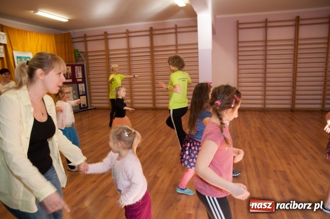 Zdjęcie w galerii na portalu naszraciborz.pl: Książęta Raciborscy? Od lat patronują raciborskiej szkole! Dni otwarte w SP18 wiadomości z regionu