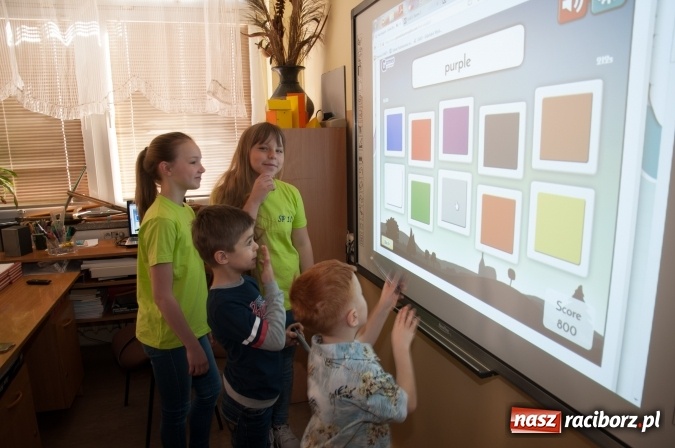 Zdjęcie w galerii na portalu naszraciborz.pl: Książęta Raciborscy? Od lat patronują raciborskiej szkole! Dni otwarte w SP18 wiadomości z regionu