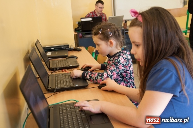 Zdjęcie w galerii na portalu naszraciborz.pl: Książęta Raciborscy? Od lat patronują raciborskiej szkole! Dni otwarte w SP18 wiadomości z regionu