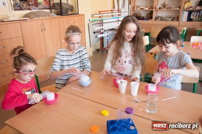 Zdjęcie w galerii na portalu naszraciborz.pl: Książęta Raciborscy? Od lat patronują raciborskiej szkole! Dni otwarte w SP18 wiadomości z regionu