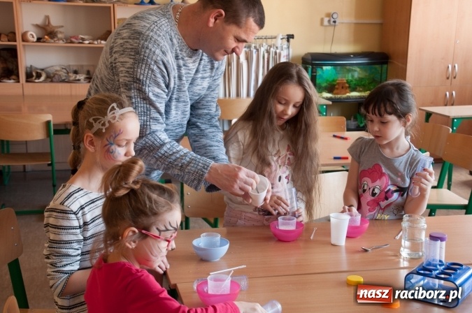 Zdjęcie w galerii na portalu naszraciborz.pl: Książęta Raciborscy? Od lat patronują raciborskiej szkole! Dni otwarte w SP18 wiadomości z regionu