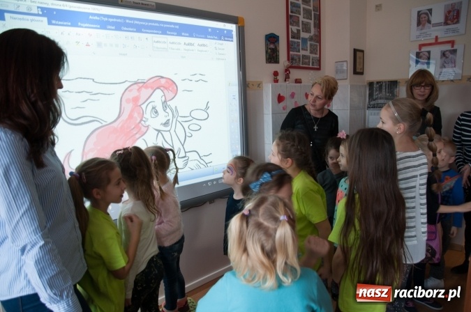 Zdjęcie w galerii na portalu naszraciborz.pl: Książęta Raciborscy? Od lat patronują raciborskiej szkole! Dni otwarte w SP18 wiadomości z regionu