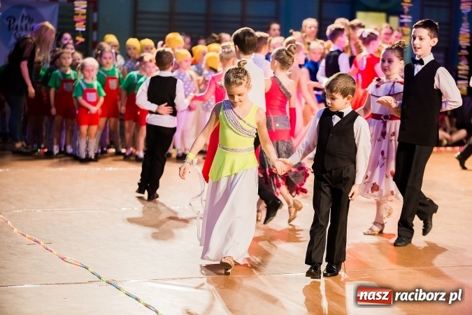 Zdjęcie w galerii na portalu naszraciborz.pl: Dziecięca Karnawałowa Rewia Tańca wiadomości z regionu