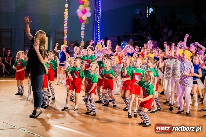 Zdjęcie w galerii na portalu naszraciborz.pl: Dziecięca Karnawałowa Rewia Tańca wiadomości z regionu