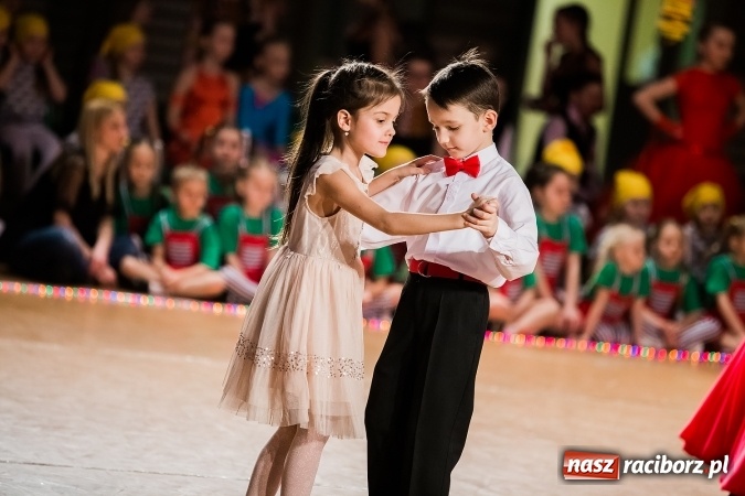 Zdjęcie w galerii na portalu naszraciborz.pl: Dziecięca Karnawałowa Rewia Tańca wiadomości z regionu
