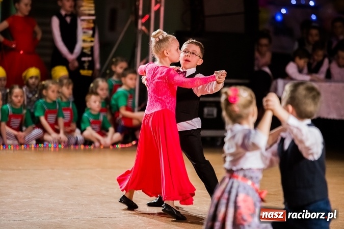 Zdjęcie w galerii na portalu naszraciborz.pl: Dziecięca Karnawałowa Rewia Tańca wiadomości z regionu