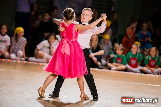Zdjęcie w galerii na portalu naszraciborz.pl: Dziecięca Karnawałowa Rewia Tańca wiadomości z regionu