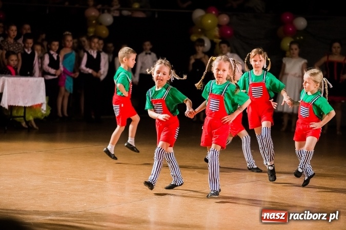 Zdjęcie w galerii na portalu naszraciborz.pl: Dziecięca Karnawałowa Rewia Tańca wiadomości z regionu