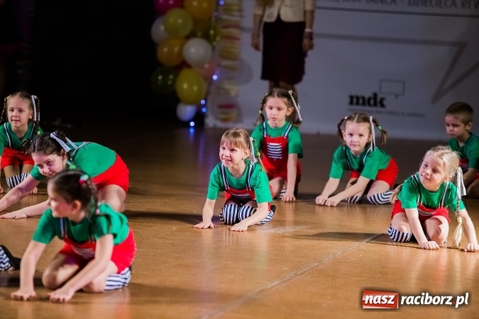 Zdjęcie w galerii na portalu naszraciborz.pl: Dziecięca Karnawałowa Rewia Tańca wiadomości z regionu