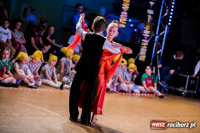 Zdjęcie w galerii na portalu naszraciborz.pl: Dziecięca Karnawałowa Rewia Tańca wiadomości z regionu