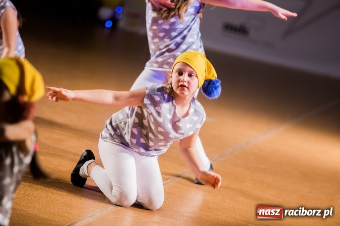 Zdjęcie w galerii na portalu naszraciborz.pl: Dziecięca Karnawałowa Rewia Tańca wiadomości z regionu