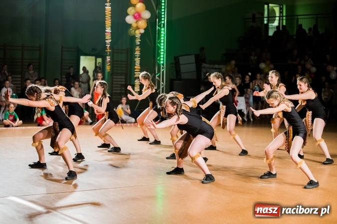 Zdjęcie w galerii na portalu naszraciborz.pl: Dziecięca Karnawałowa Rewia Tańca wiadomości z regionu