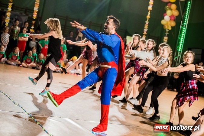 Zdjęcie w galerii na portalu naszraciborz.pl: Dziecięca Karnawałowa Rewia Tańca wiadomości z regionu