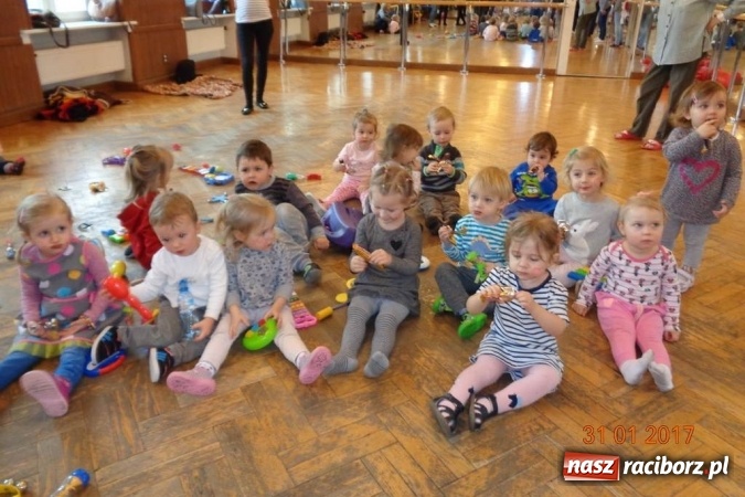 Zdjęcie w galerii na portalu naszraciborz.pl: Zakończenie karnawału w Fiku-miku  wiadomości z regionu