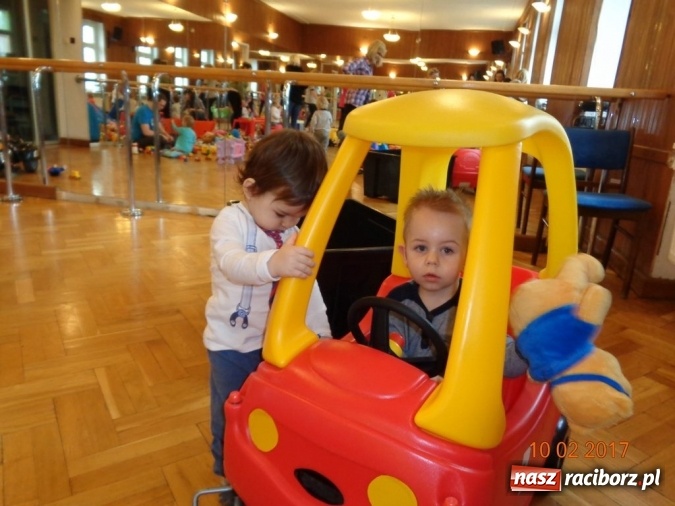 Zdjęcie w galerii na portalu naszraciborz.pl: Zakończenie karnawału w Fiku-miku  wiadomości z regionu