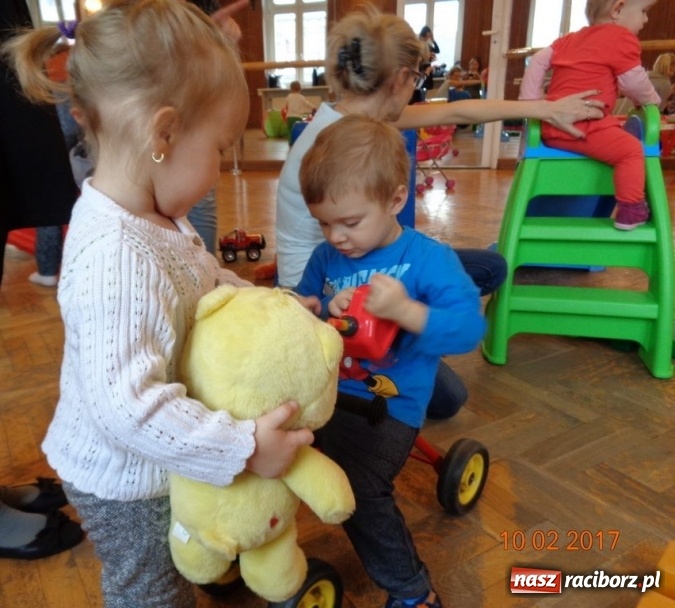 Zdjęcie w galerii na portalu naszraciborz.pl: Zakończenie karnawału w Fiku-miku  wiadomości z regionu