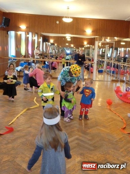 Zdjęcie w galerii na portalu naszraciborz.pl: Zakończenie karnawału w Fiku-miku  wiadomości z regionu