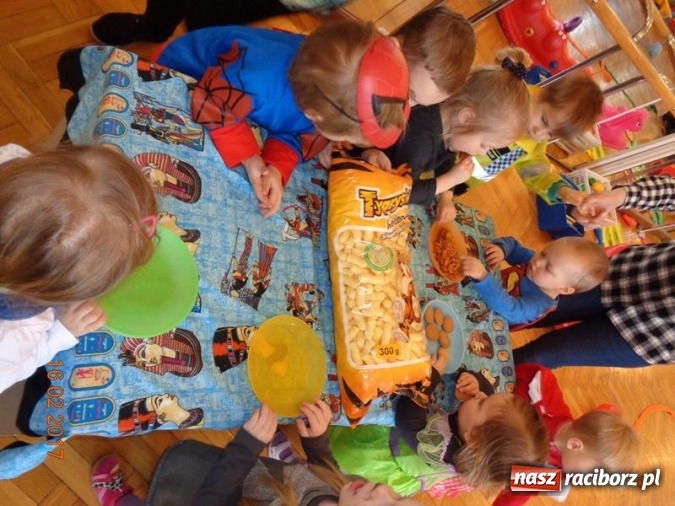 Zdjęcie w galerii na portalu naszraciborz.pl: Zakończenie karnawału w Fiku-miku  wiadomości z regionu