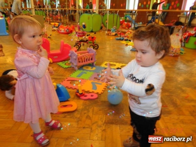 Zdjęcie w galerii na portalu naszraciborz.pl: Zakończenie karnawału w Fiku-miku  wiadomości z regionu