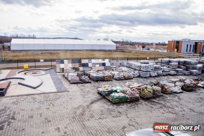 Zdjęcie w galerii na portalu naszraciborz.pl: Hurtownia kamienia naturalnego Bruki Karpiński z nową siedzibą przy ulicy Komunalnej wiadomości z regionu