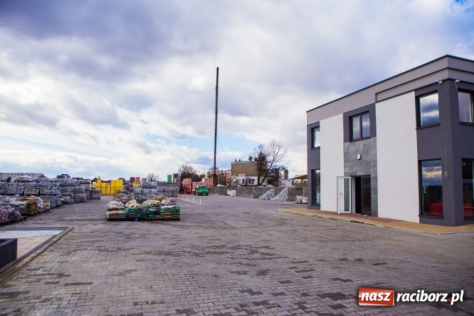 Zdjęcie w galerii na portalu naszraciborz.pl: Hurtownia kamienia naturalnego Bruki Karpiński z nową siedzibą przy ulicy Komunalnej wiadomości z regionu