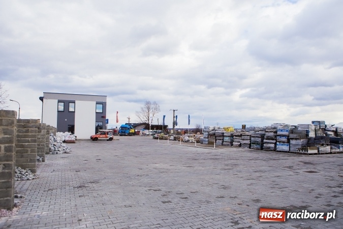 Zdjęcie w galerii na portalu naszraciborz.pl: Hurtownia kamienia naturalnego Bruki Karpiński z nową siedzibą przy ulicy Komunalnej wiadomości z regionu