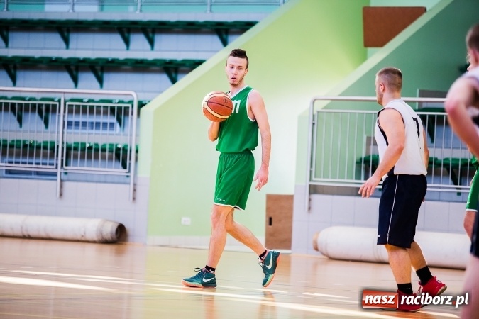 Zdjęcie w galerii na portalu naszraciborz.pl: Kolejne mecze koszykówki w ramach ligi szkolnej wiadomości z regionu