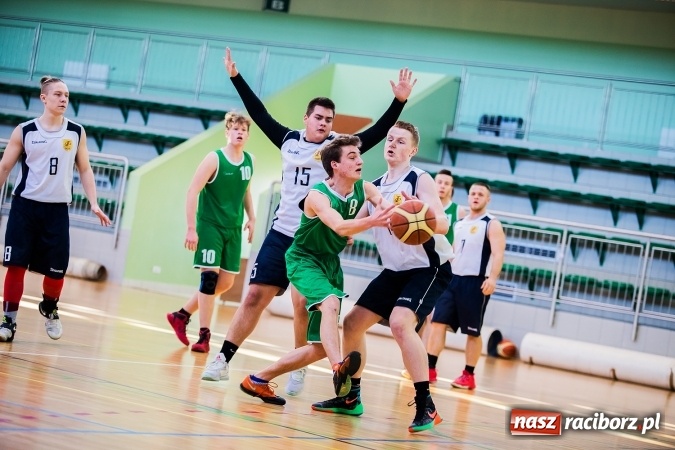 Zdjęcie w galerii na portalu naszraciborz.pl: Kolejne mecze koszykówki w ramach ligi szkolnej wiadomości z regionu