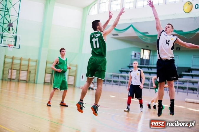 Zdjęcie w galerii na portalu naszraciborz.pl: Kolejne mecze koszykówki w ramach ligi szkolnej wiadomości z regionu