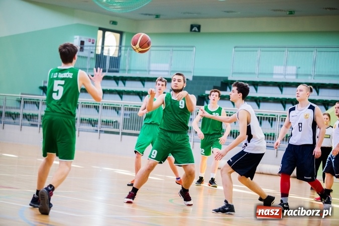 Zdjęcie w galerii na portalu naszraciborz.pl: Kolejne mecze koszykówki w ramach ligi szkolnej wiadomości z regionu
