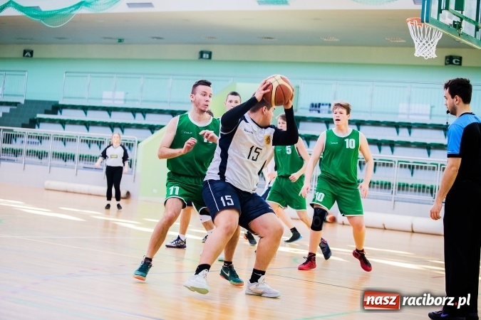 Zdjęcie w galerii na portalu naszraciborz.pl: Kolejne mecze koszykówki w ramach ligi szkolnej wiadomości z regionu