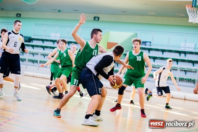 Zdjęcie w galerii na portalu naszraciborz.pl: Kolejne mecze koszykówki w ramach ligi szkolnej wiadomości z regionu