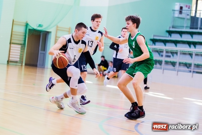Zdjęcie w galerii na portalu naszraciborz.pl: Kolejne mecze koszykówki w ramach ligi szkolnej wiadomości z regionu