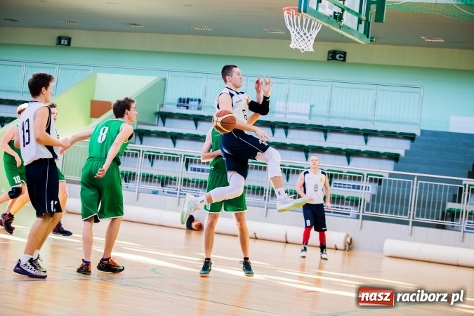 Zdjęcie w galerii na portalu naszraciborz.pl: Kolejne mecze koszykówki w ramach ligi szkolnej wiadomości z regionu