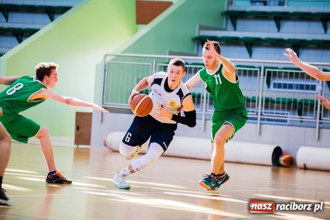 Zdjęcie w galerii na portalu naszraciborz.pl: Kolejne mecze koszykówki w ramach ligi szkolnej wiadomości z regionu
